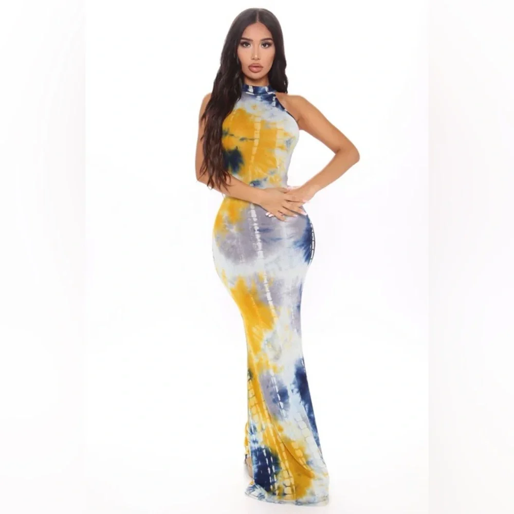 Elegant Tie-Dye Maxi Dress